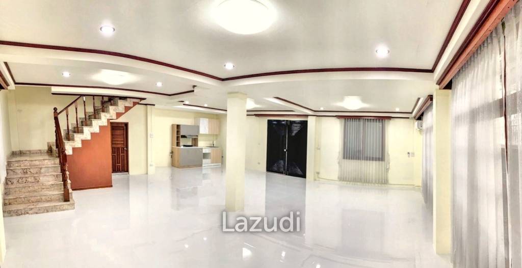4 Bed 3 bath Detached House IconSiam Bangkok