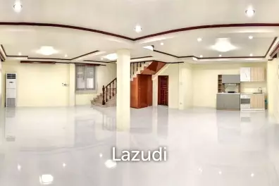 4 Bed 3 bath Detached House IconSiam Bangkok