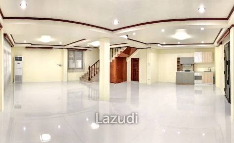 4 Bed 3 bath Detached House IconSiam Bangkok