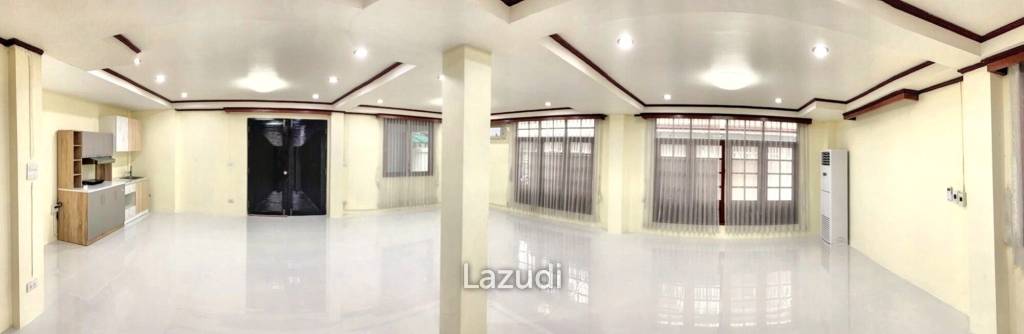 4 Bed 3 bath Detached House IconSiam Bangkok