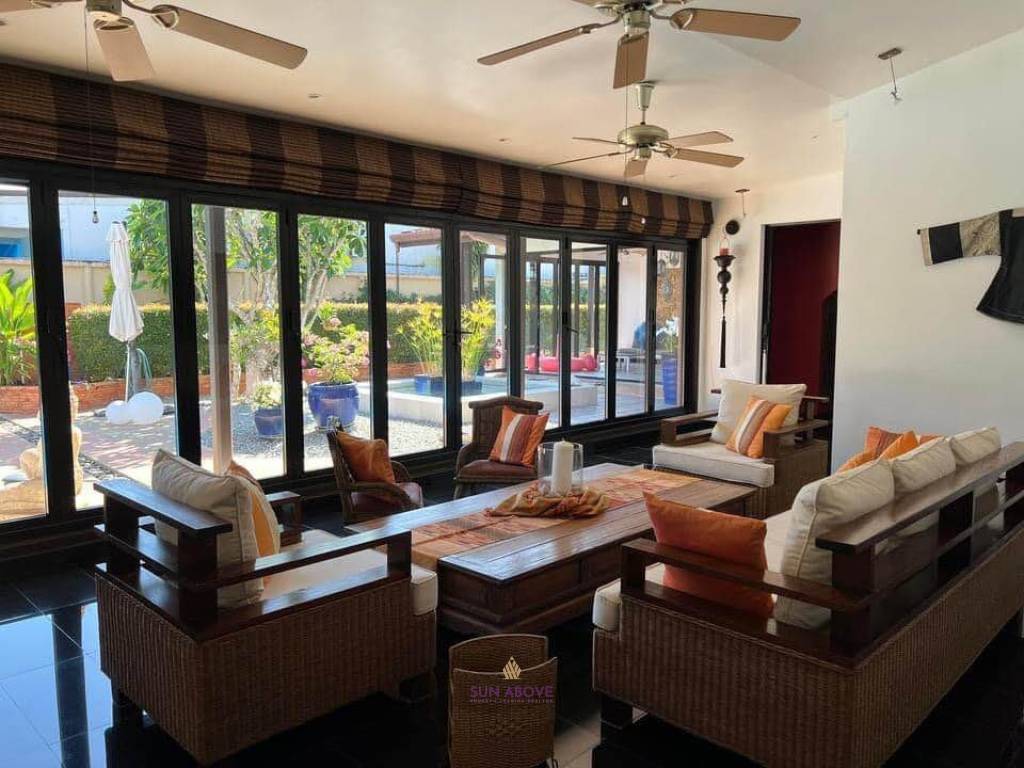 Spacious 5-Bedroom Villa In Chalong