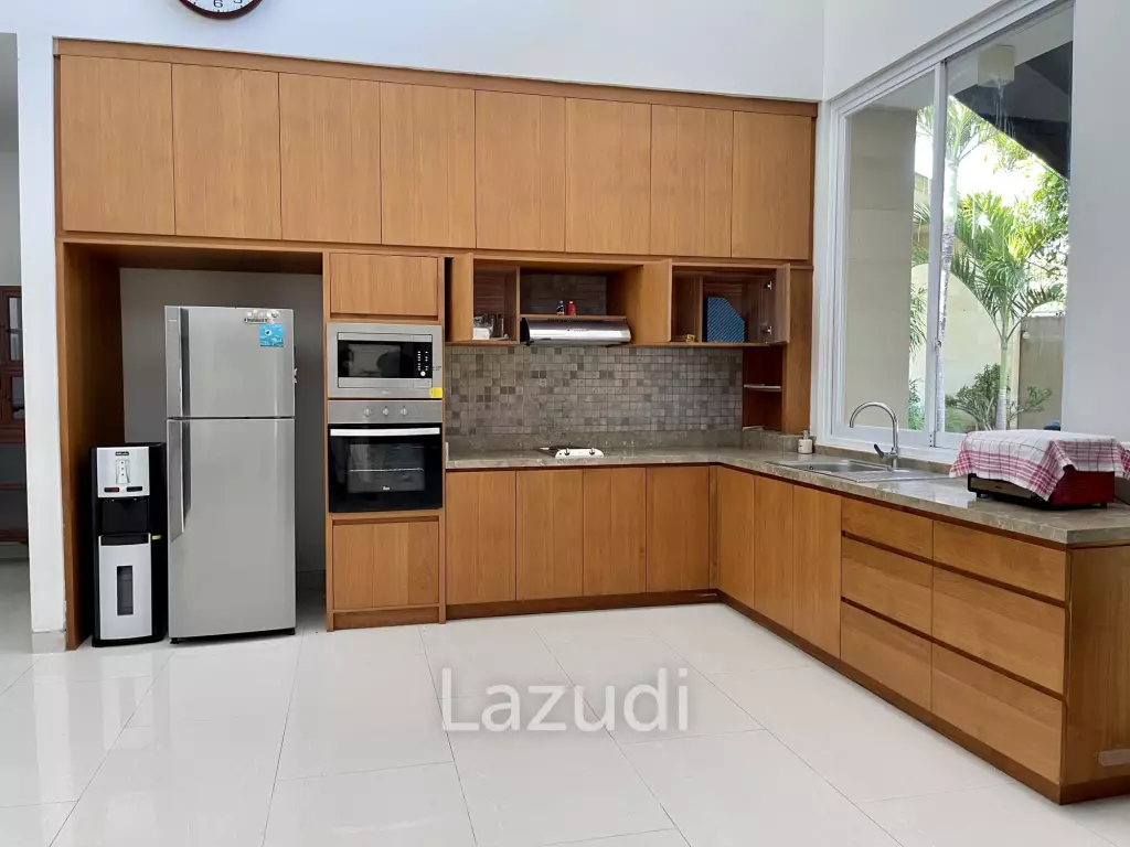 MODERN LEASEHOLD VILLA ON A LARGE PLOT IN UMALAS