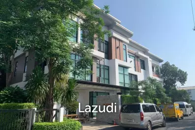 3 Bed 3 Bath 690 SQ.M Baan Klang Muang Grand De Paris Ratchada