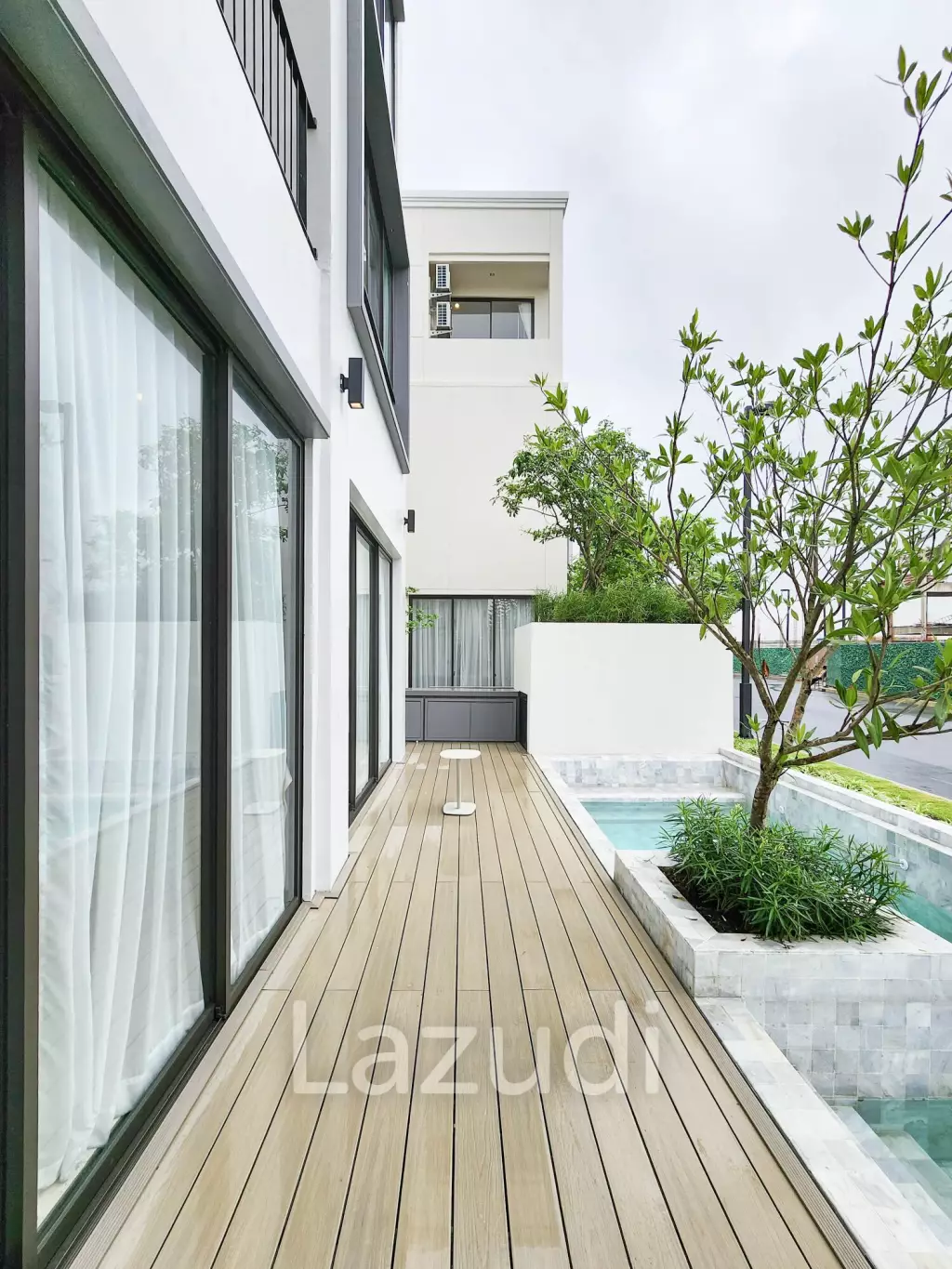 5 Bed 6 Bath 556 SQ.M. Aerie Srinakarin-Krungthepkreetha