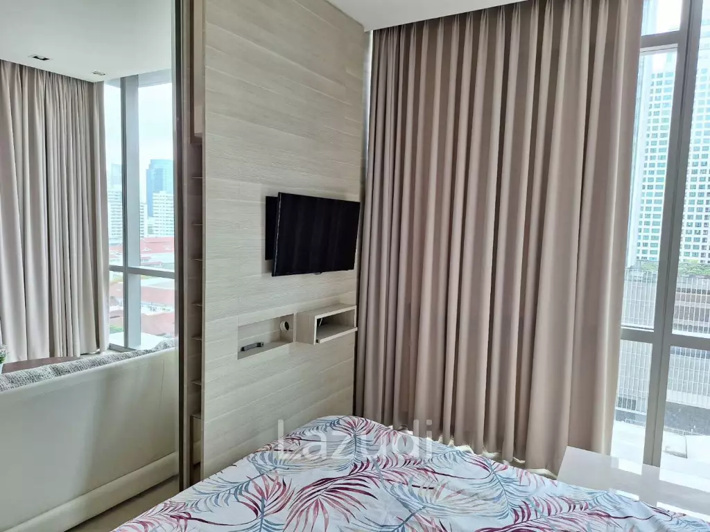 1 Bed 1 Bath 54 SQ.M The Room Sukhumvit 21
