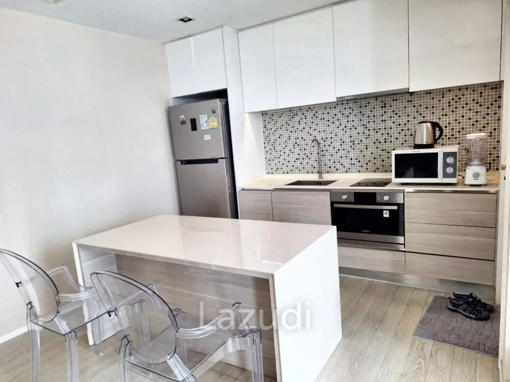 1 Bed 1 Bath 54 SQ.M The Room Sukhumvit 21