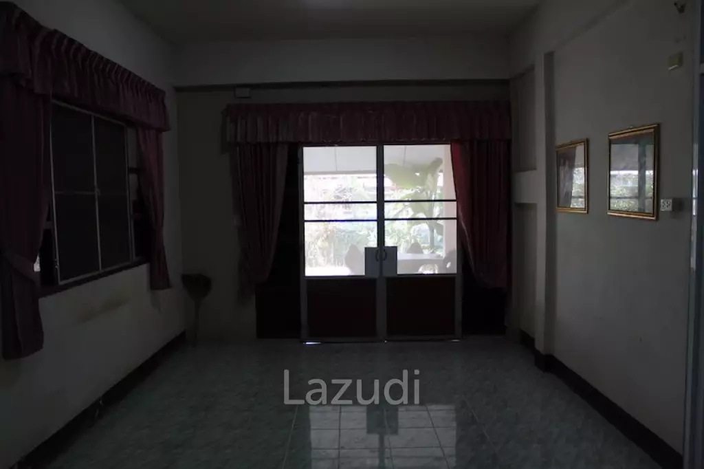 4 Bedroom House for Sale in City