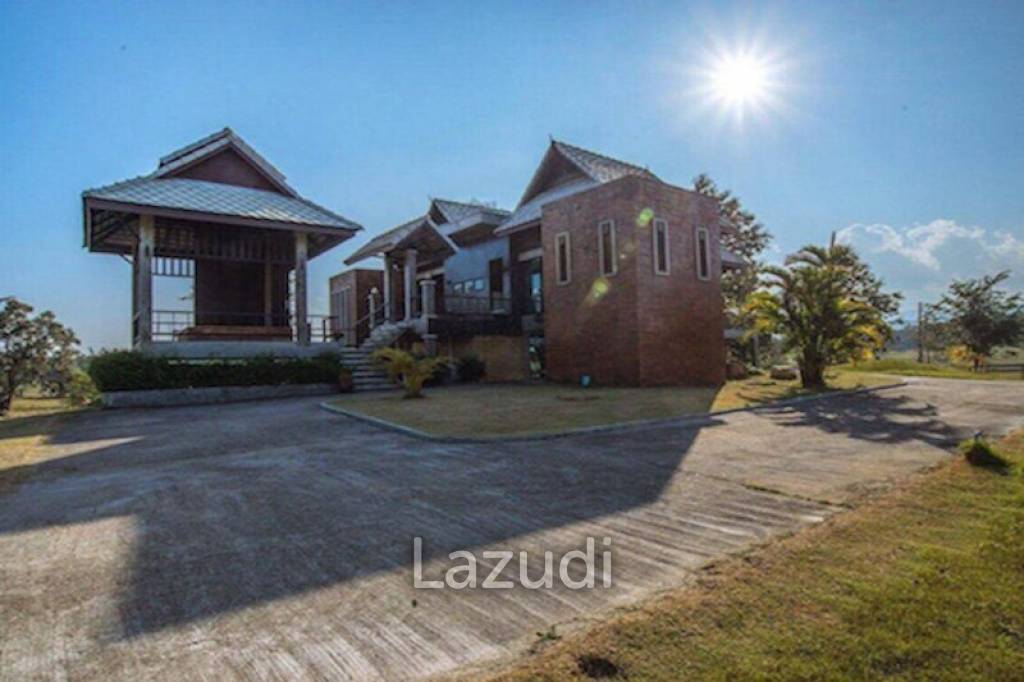 Exceptional House on 4 Hectares of Land for Sale