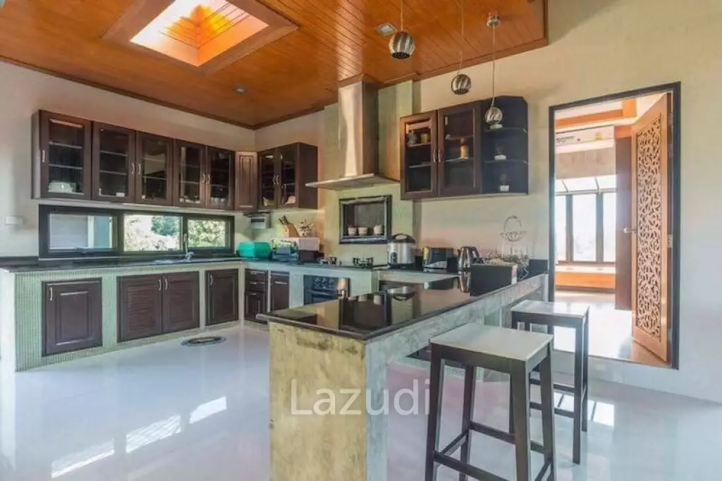Exceptional House on 4 Hectares of Land for Sale
