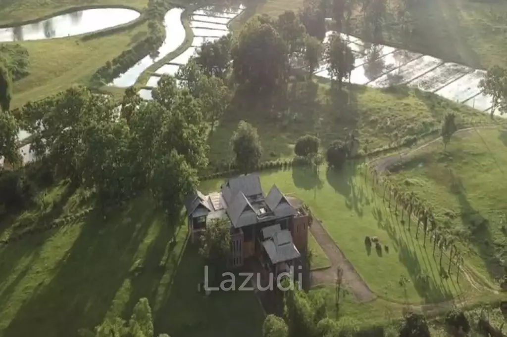 Exceptional House on 4 Hectares of Land for Sale