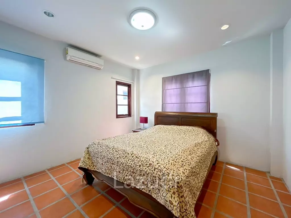 Khao Noi Village : 6 Bed 4 Bath Pool Villa