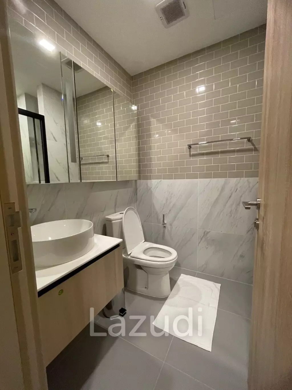 1 Bedroom 1 Bathroom 42 SQ.M XT Phayathai