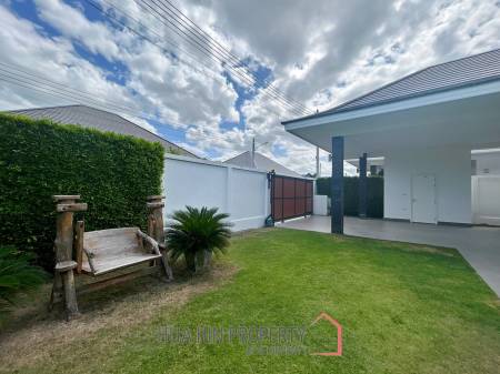 Aria Hua Hin: Modern 3-Bedroom Villa with Pool