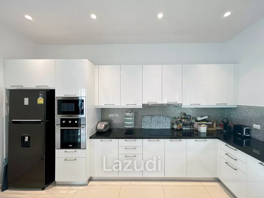 Aria Hua Hin: Modern 3-Bedroom Villa with Pool