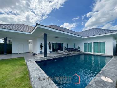 Aria Hua Hin: Modern 3-Bedroom Villa with Pool