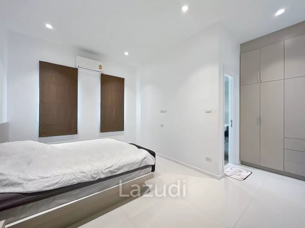 Aria Hua Hin: Modern 3-Bedroom Villa with Pool