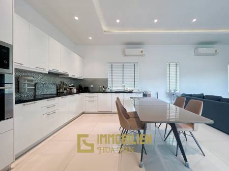 Aria Hua Hin: Modern 3-Bedroom Villa with Pool