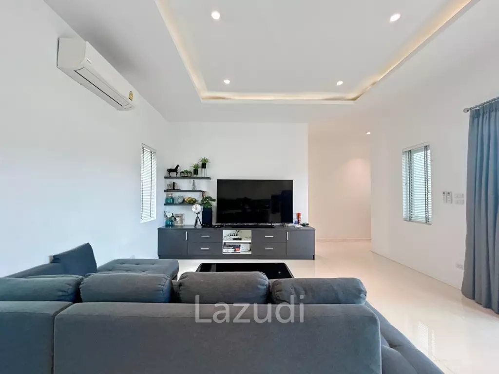 Aria Hua Hin: Modern 3-Bedroom Villa with Pool