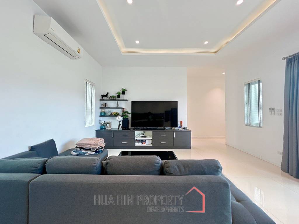 Aria Hua Hin: Modern 3-Bedroom Villa with Pool
