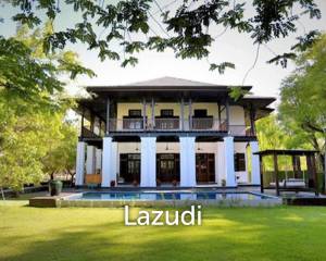 Luxurious Colonial House for Sale