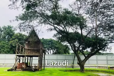 Luxurious Colonial House for Sale