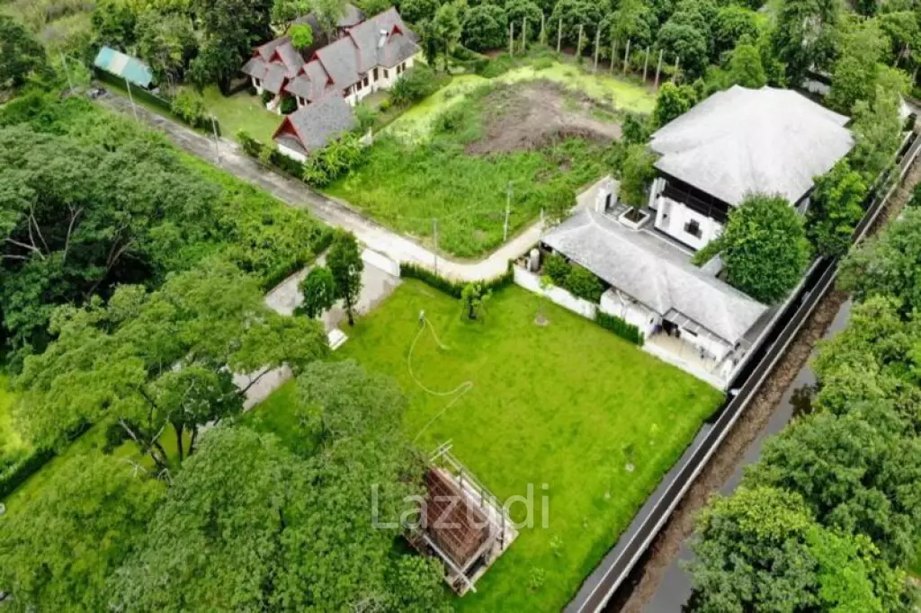 Luxurious Colonial House for Sale