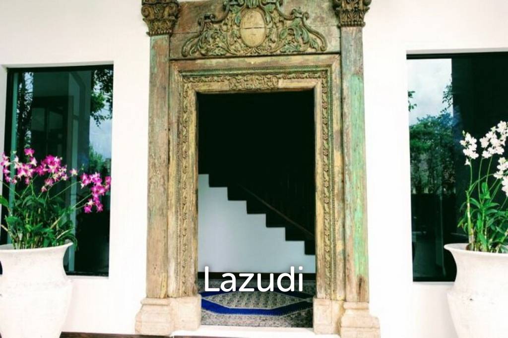 Luxurious Colonial House for Sale