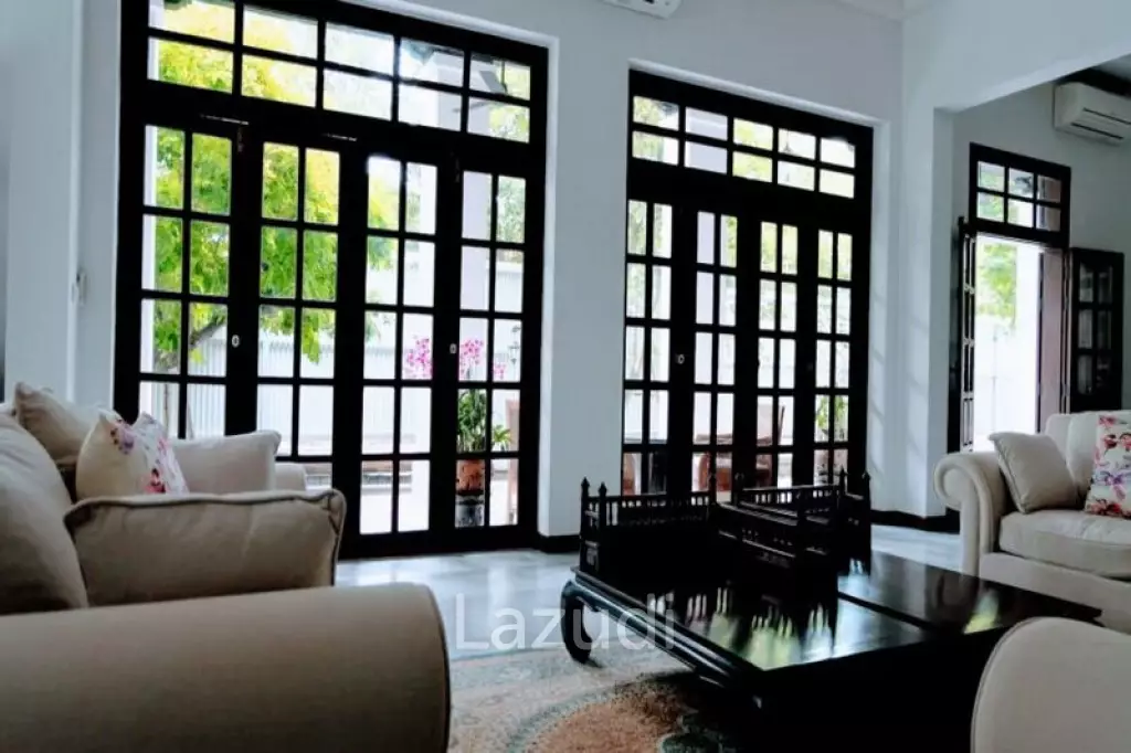 Luxurious Colonial House for Sale