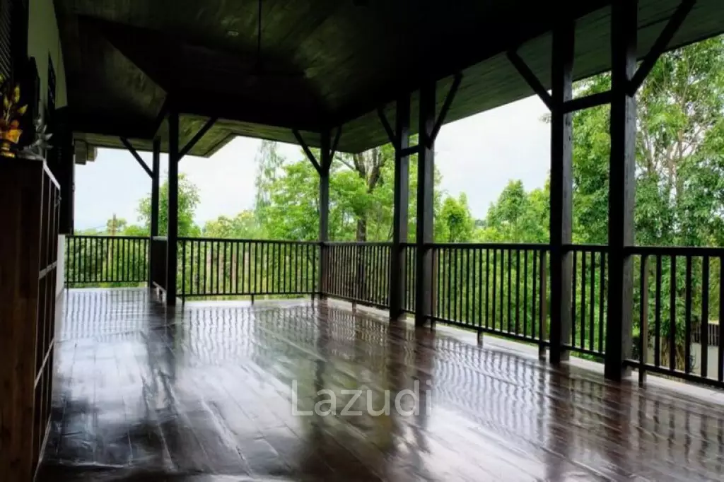 Luxurious Colonial House for Sale
