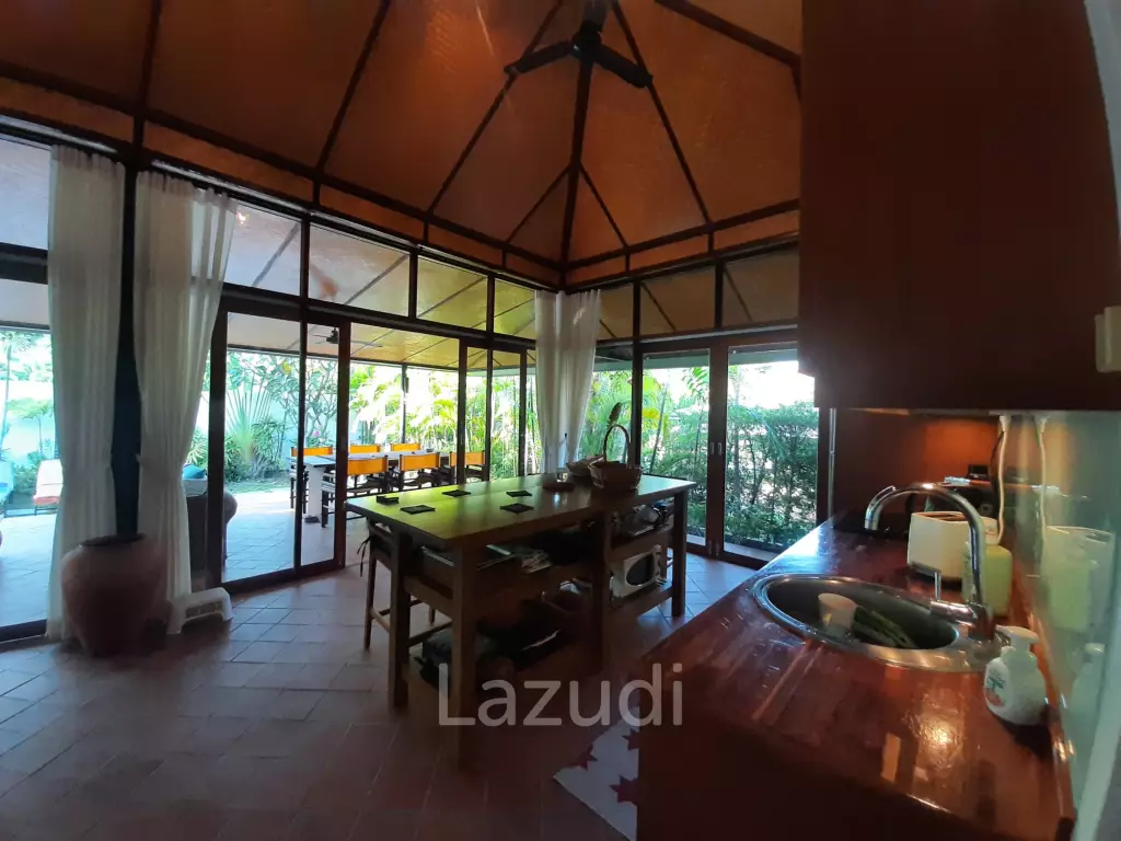 Villa Vista: Charming 3 Bedroom Pool Villa