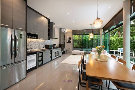 Newly renovated 3 bedroom pool villa at Pasak soi 8