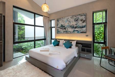 Newly renovated 3 bedroom pool villa at Pasak soi 8