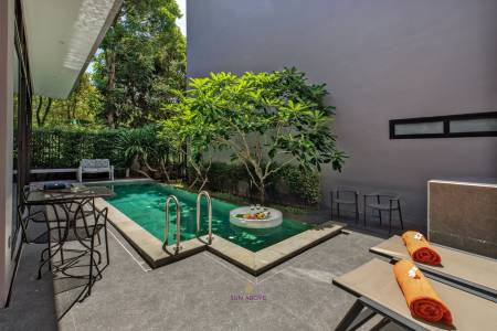 Newly renovated 3 bedroom pool villa at Pasak soi 8