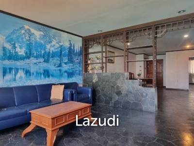 3 Beds 2 Baths 151 SQ.M. Jomtien Plaza Condotel