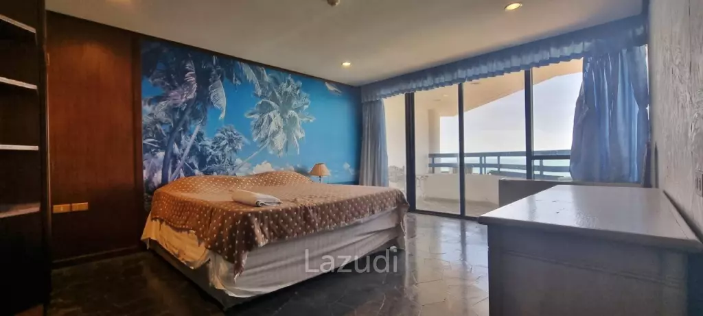 3 Beds 2 Baths 151 SQ.M. Jomtien Plaza Condotel