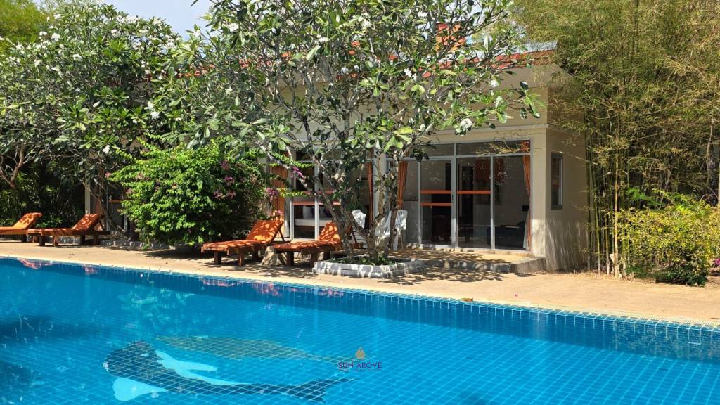 Pool Access 1-Bedroom For Rent At Phuket Sea Resort