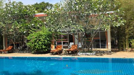 Pool Access 1-Bedroom For Rent At Phuket Sea Resort