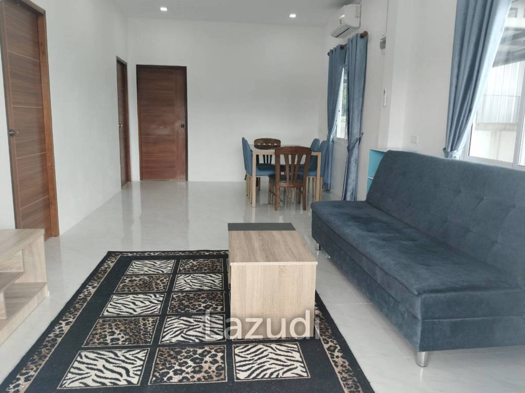 2 Bedrooms Detached House For Rent Close To The City