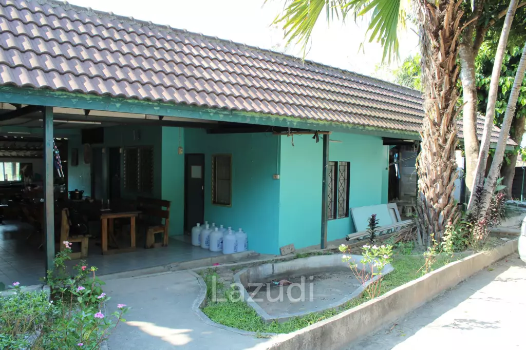 House Near City with Nice Garden for Sale