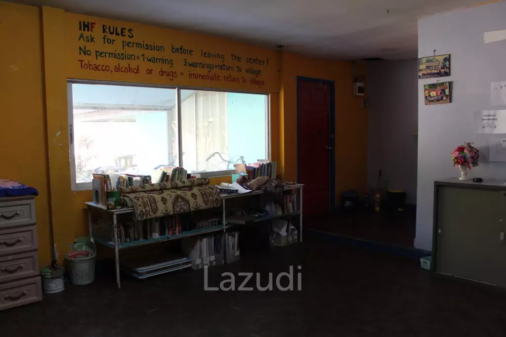 House Near City with Nice Garden for Sale
