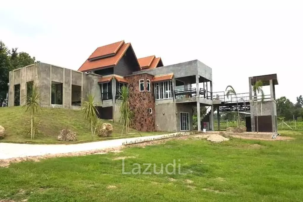 Luxurious Contemporary House for Sale