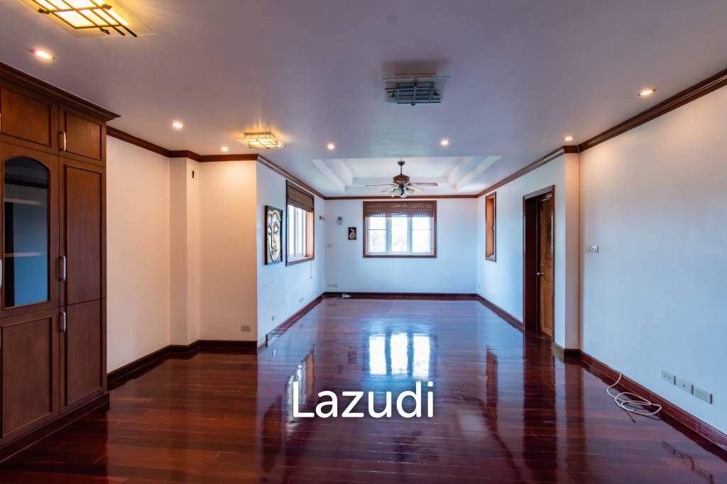 Luxury 5 Bed Pool Villa at Khao Tao