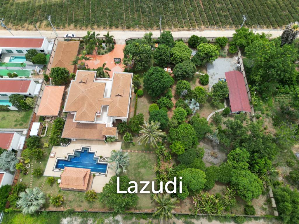 Luxury 5 Bed Pool Villa at Khao Tao