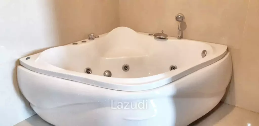 1 Bed 1 Bath  61 SQ.M Baan Sathorn Chaopraya