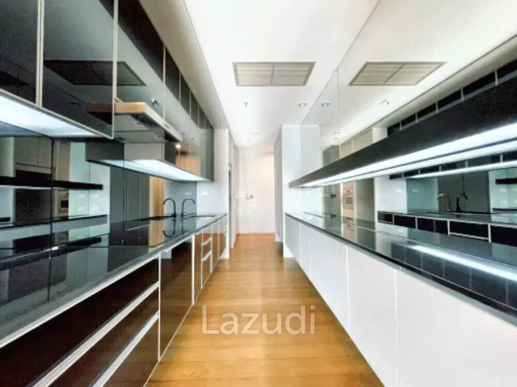 1 Bedroom 1 Bathroom 67 SQ.M at Noble Solo