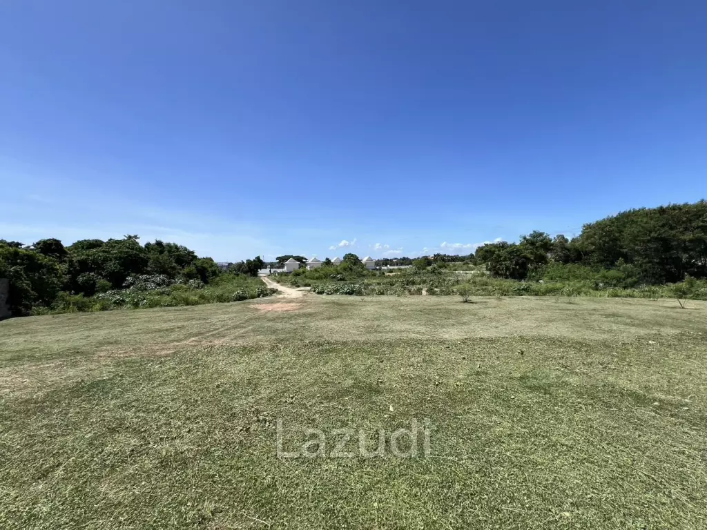 2,800 SQ.M. Lake View Land Plot in Huay Yai for Sale