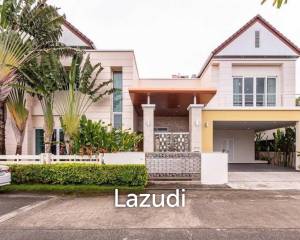 Luxurious Family Villa for Sale and Rent at Phuket Boat Lagoon