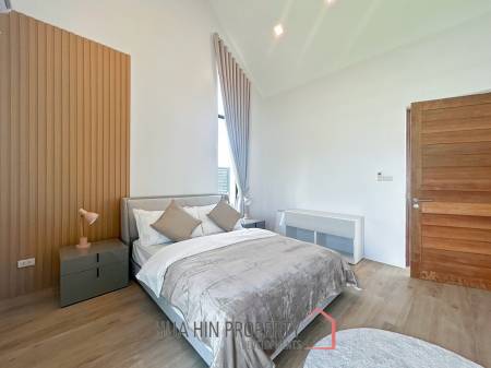 Brand New 3 Bedroom Pool Villa In Thap Tai