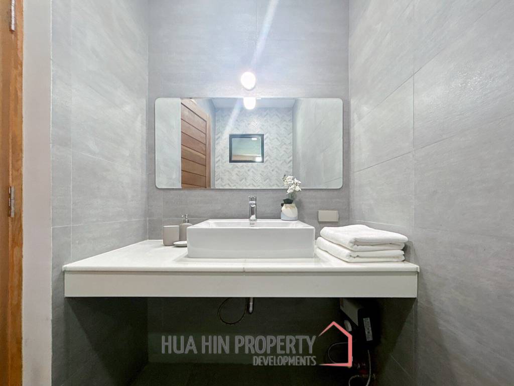 Brand New 3 Bedroom Pool Villa In Thap Tai