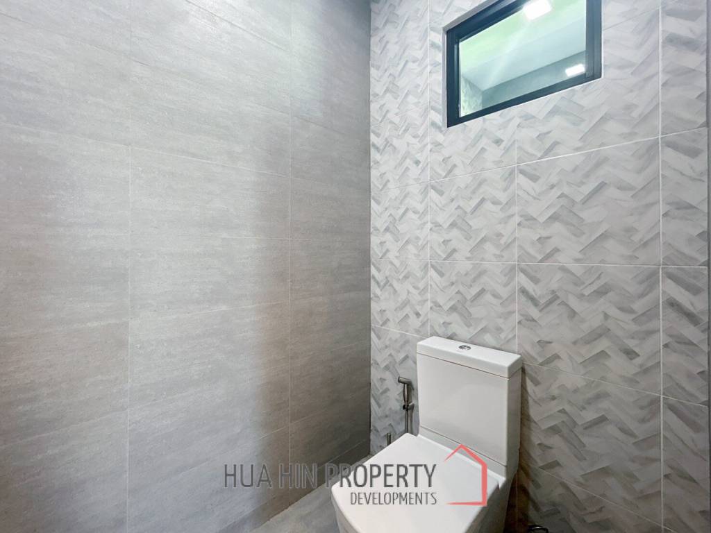 Brand New 3 Bedroom Pool Villa In Thap Tai